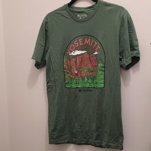 Columbia Green Short Sleeve Tee with Graphic Design